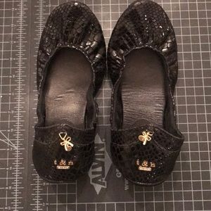 T&N Foldup Flats Sz 9 Black Faux Snake Skin